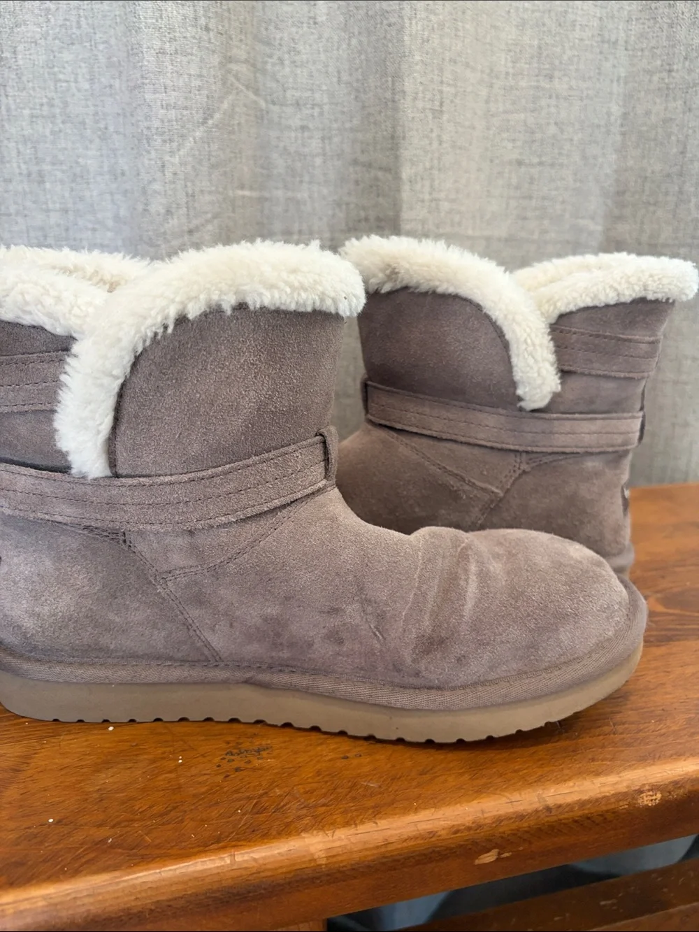 Koolaburra by Ugg Delene Mini Taupe Suede Size 9